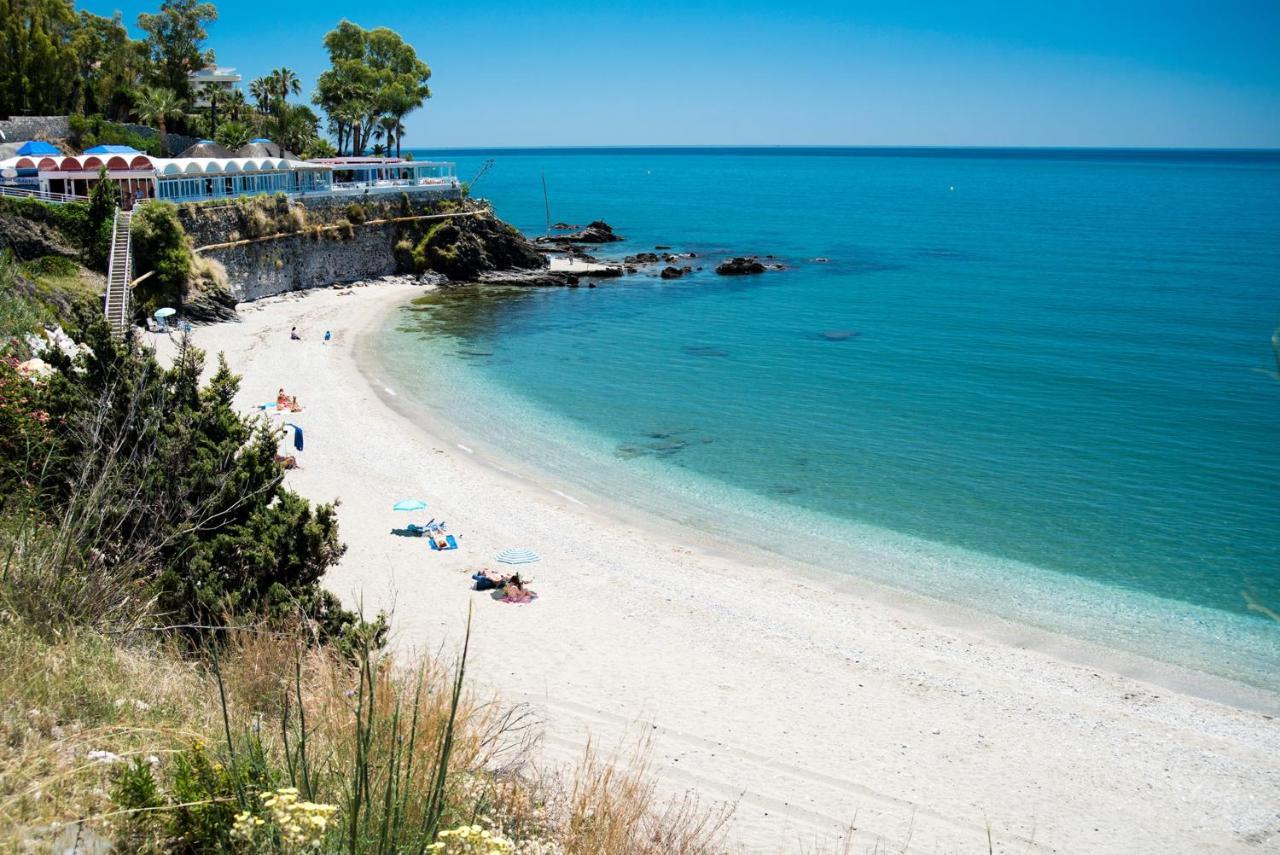 Benal Beach, Luxury Sea & Mountain View Beachside 1 Bedroom Apartment Benalmádena Esterno foto