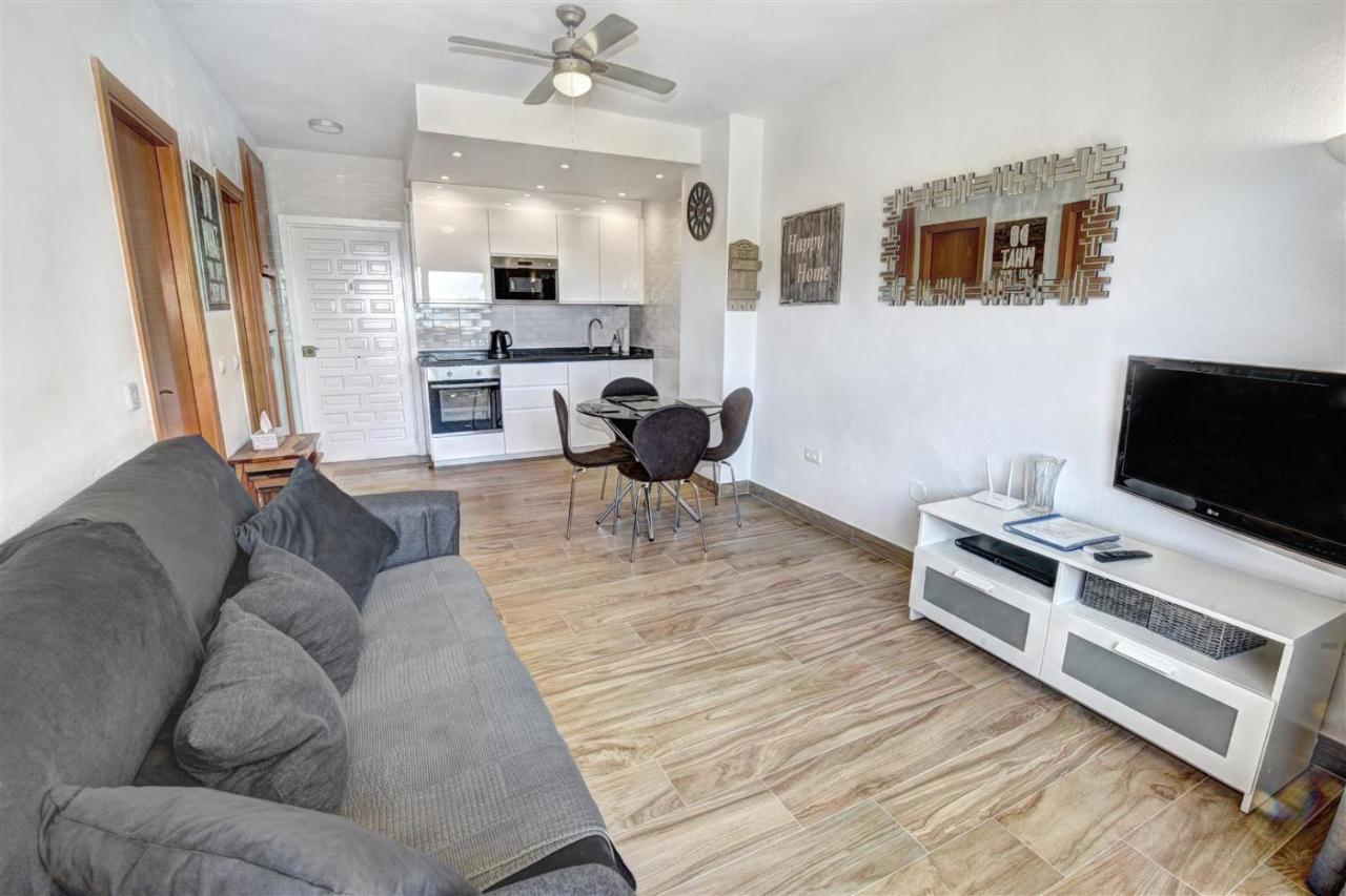 Benal Beach, Luxury Sea & Mountain View Beachside 1 Bedroom Apartment Benalmádena Esterno foto