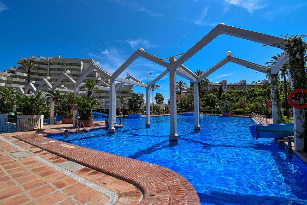 Benal Beach, Luxury Sea & Mountain View Beachside 1 Bedroom Apartment Benalmádena Esterno foto