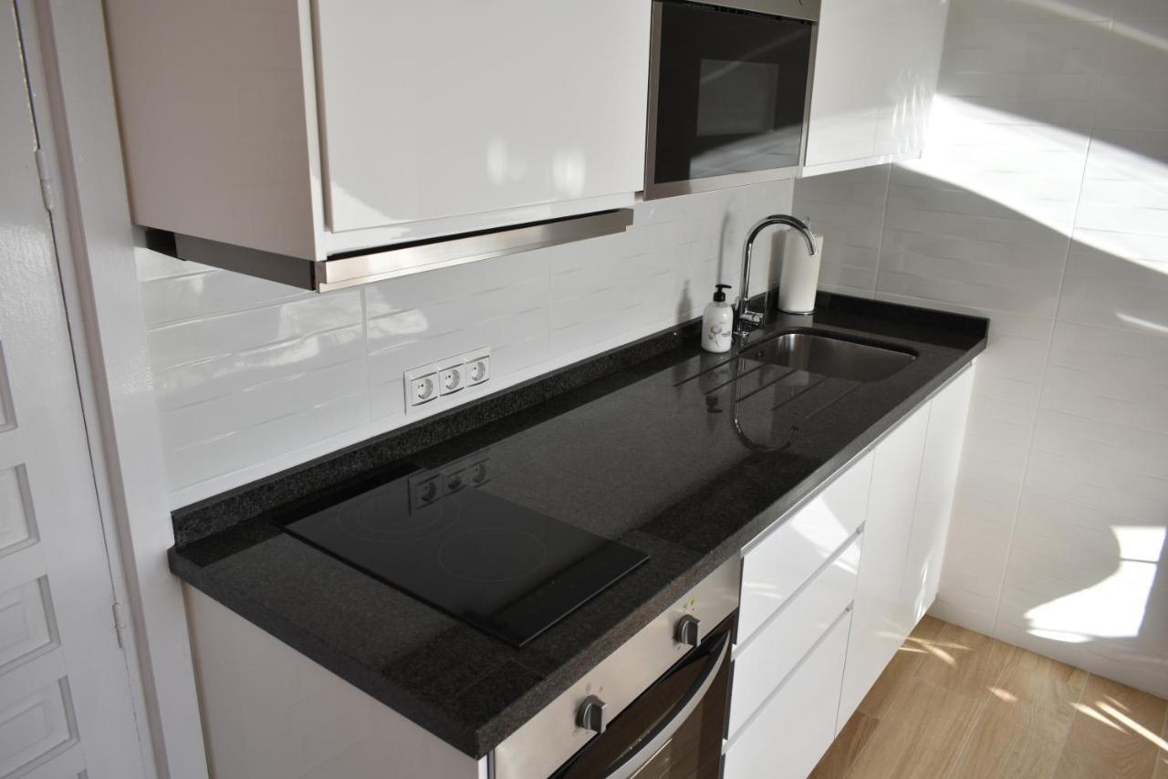 Benal Beach, Luxury Sea & Mountain View Beachside 1 Bedroom Apartment Benalmádena Esterno foto